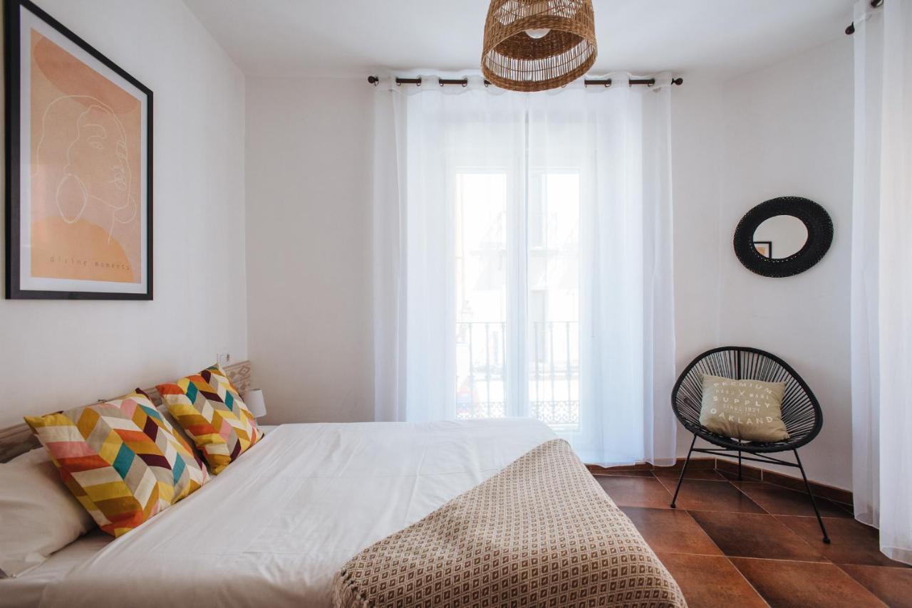 Homeyseville- Bright Apartment At Santa Cruz 6 Pax, Parking Optional מראה חיצוני תמונה