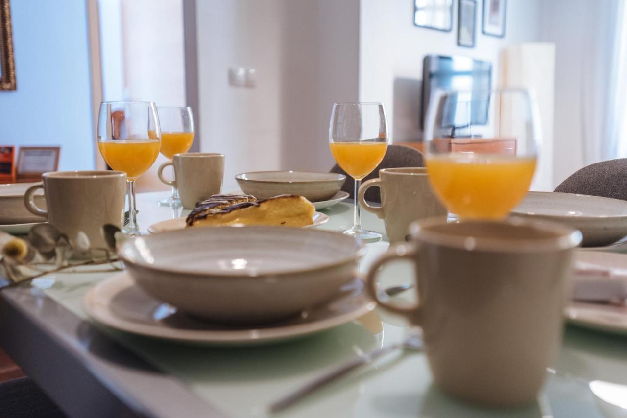Homeyseville- Bright Apartment At Santa Cruz 6 Pax, Parking Optional מראה חיצוני תמונה