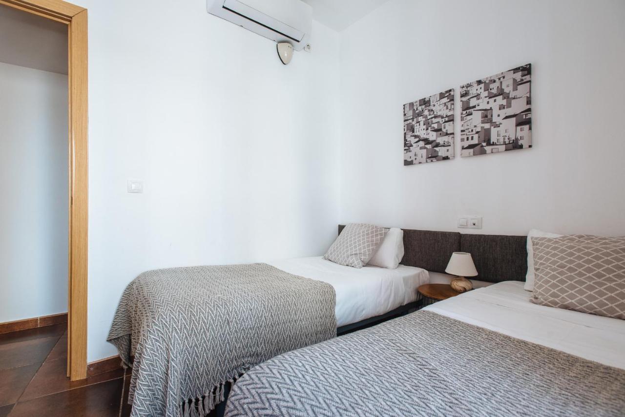Homeyseville- Bright Apartment At Santa Cruz 6 Pax, Parking Optional מראה חיצוני תמונה