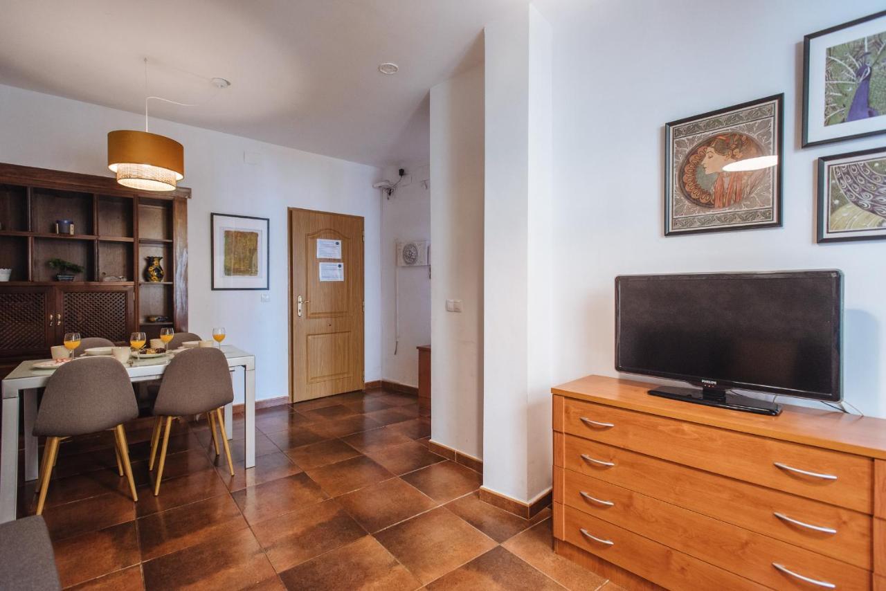Homeyseville- Bright Apartment At Santa Cruz 6 Pax, Parking Optional מראה חיצוני תמונה