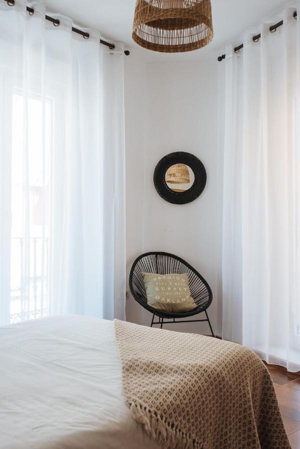 Homeyseville- Bright Apartment At Santa Cruz 6 Pax, Parking Optional מראה חיצוני תמונה